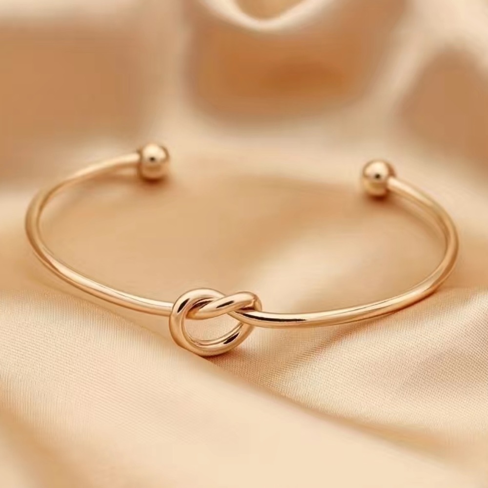 NWT Golden love/trust knot minimalist classic bangle bracelet new with tags - Picture 2 of 4